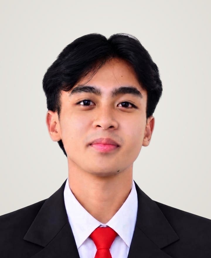 Portrait of Oliver Vincent Ethan Mari, General Manager